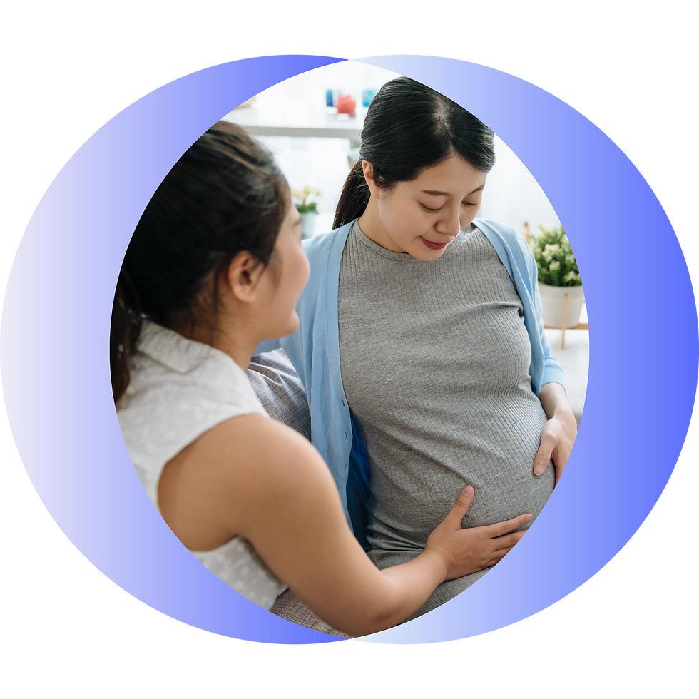 Pregnant woman with partner: Circle Surrogacy